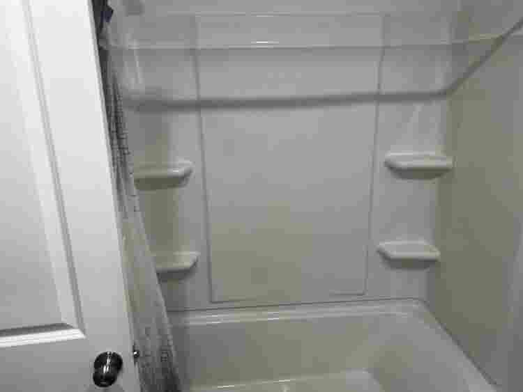 Room for rent available