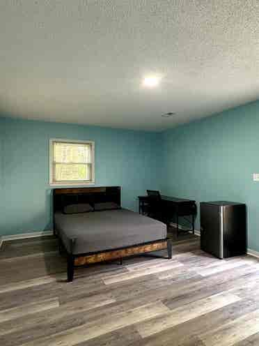 Furnished bedroom, private entrance
