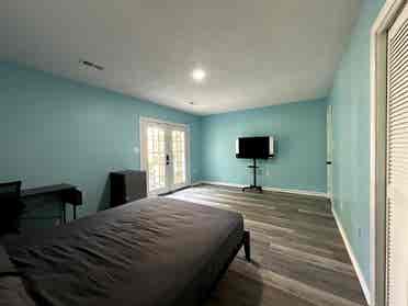 Furnished bedroom, private entrance