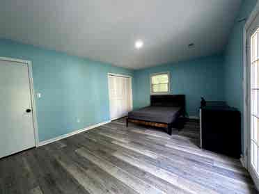 Furnished bedroom, private entrance