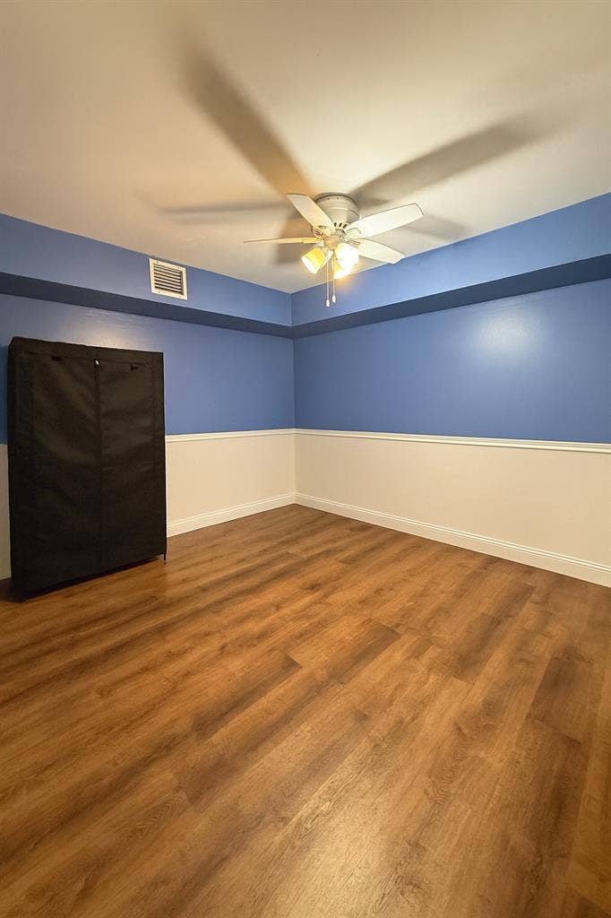 Charming, Central Townhouse Bedroom