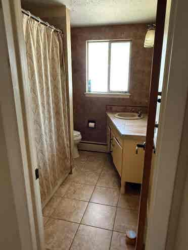 Rooms available on the West Side