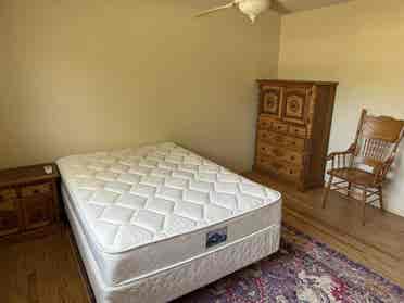 Rooms available on the West Side