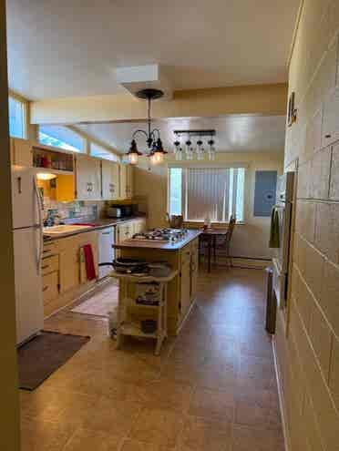 Rooms available on the West Side