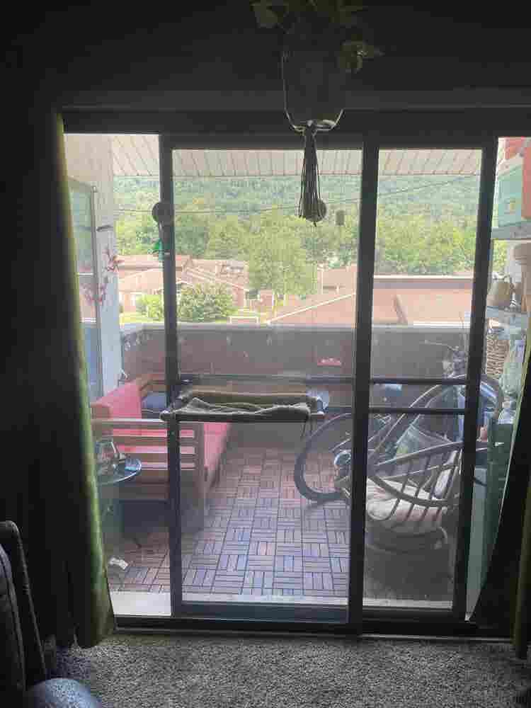 1 bed with full bath