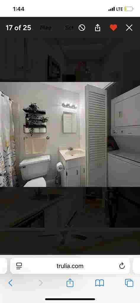 1 bed with full bath