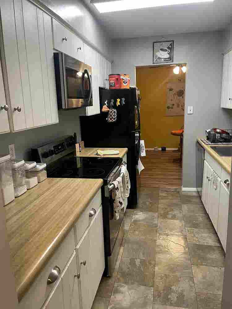 1 bed with full bath