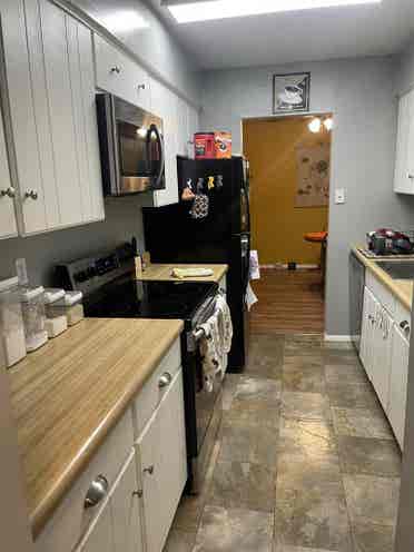 1 bed with full bath