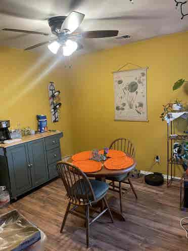1 bed with full bath