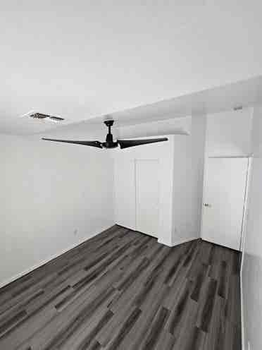 Two hundred square feet room in PHX