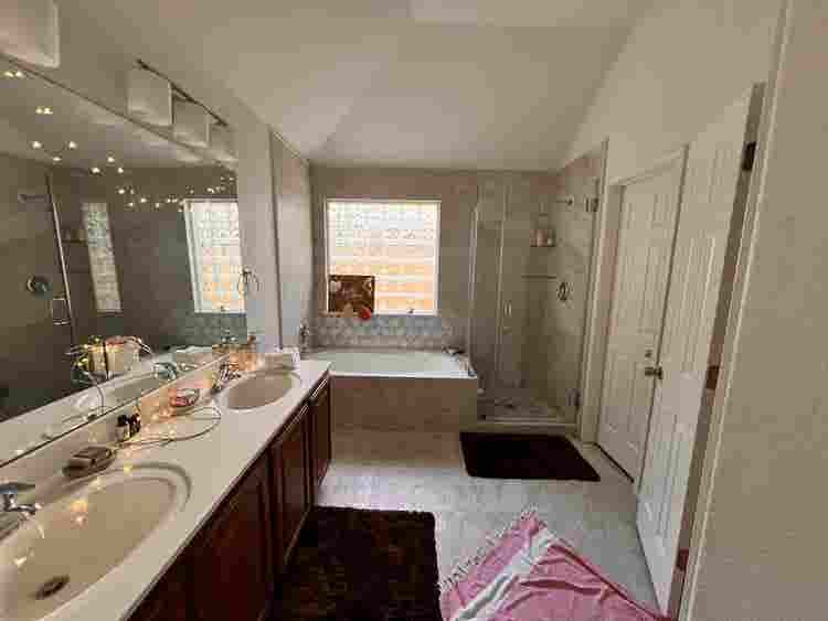 Modern Comfort perfect location