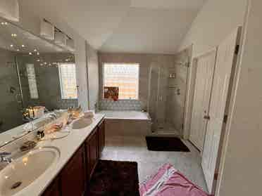 Modern Comfort perfect location