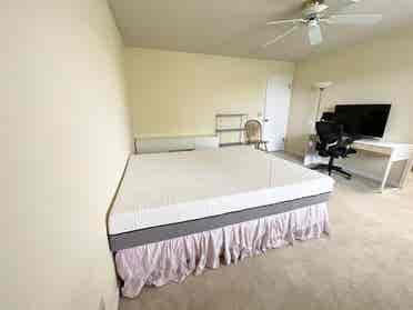 Master bd Private Bath DeAnza/Apple