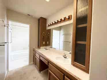 Master bd Private Bath DeAnza/Apple