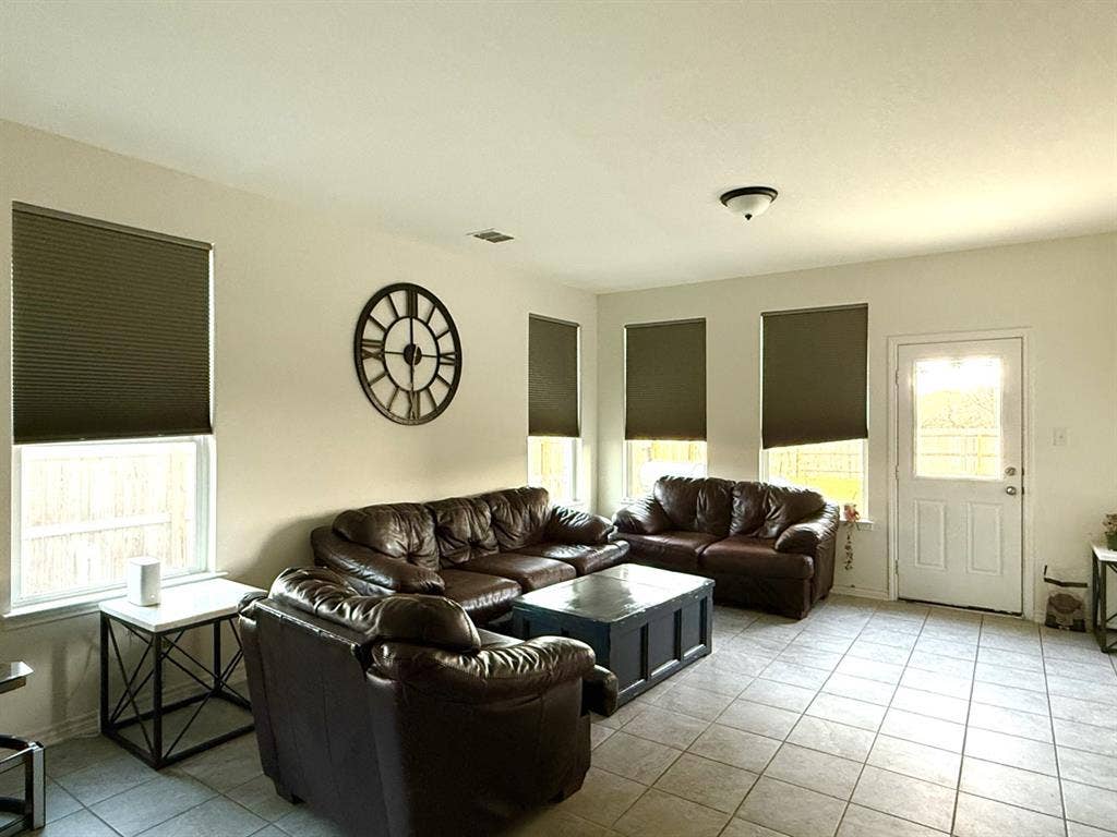 FURNISHED ROOM WITH ALL BILLS