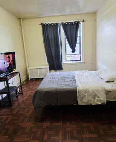 Looking for a Roommate (asap)
