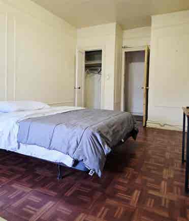 Looking for a Roommate (asap)