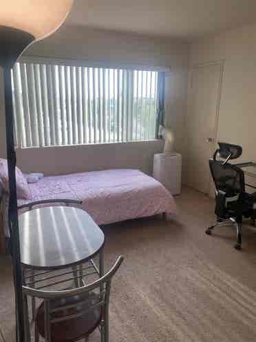 Glendale Room w Private Bath