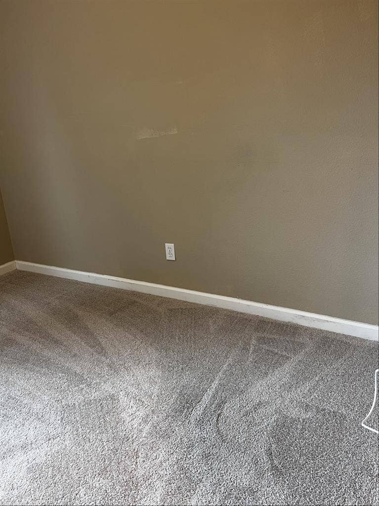 1 Bedroom in house with full bath.