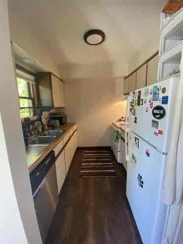 Looking for roommate