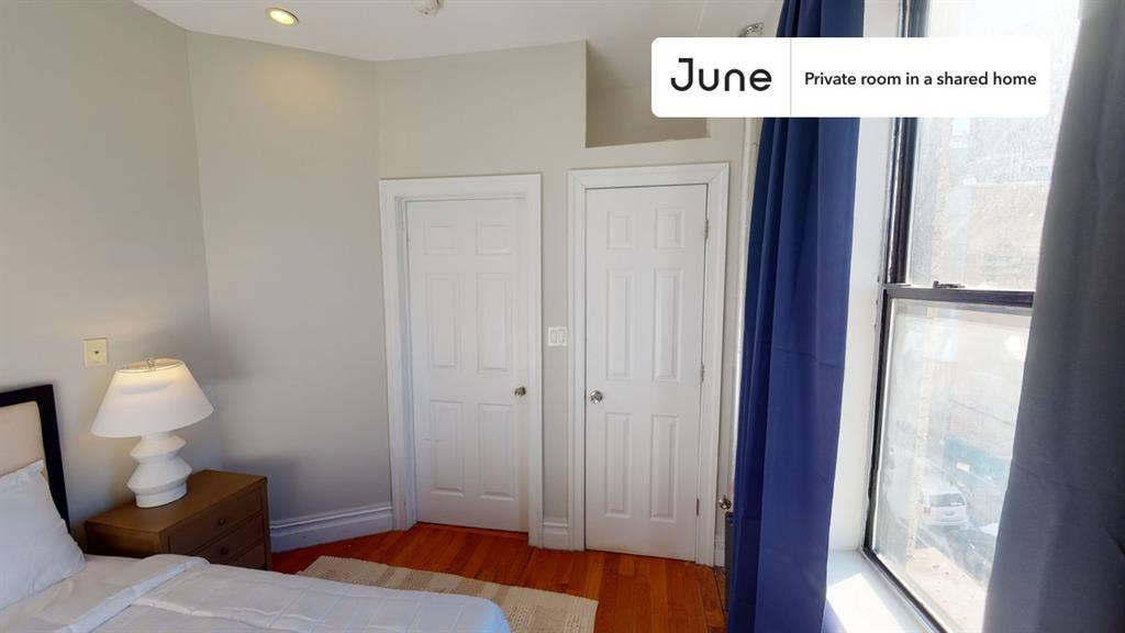 2 BR in New York City