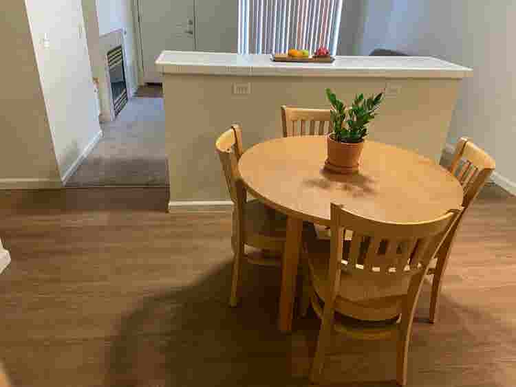 1bedroom / 
1bath available