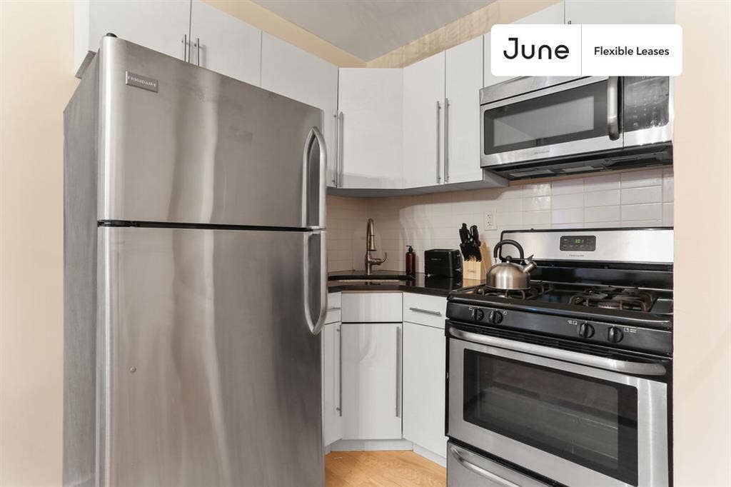 2 BR in New York City