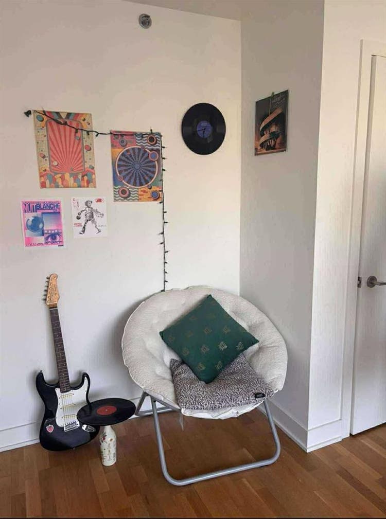 URGENT: Looking for a roommate!