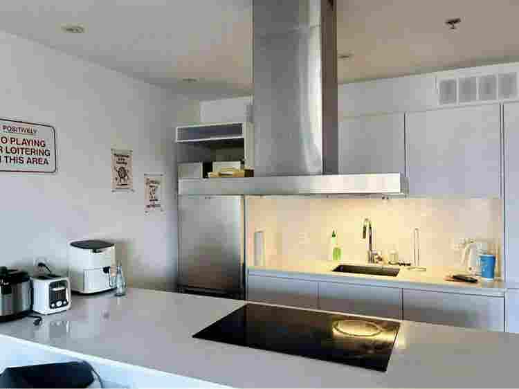 URGENT: Looking for a roommate!