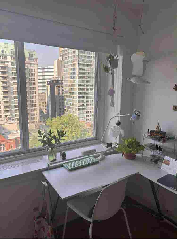 URGENT: Looking for a roommate!