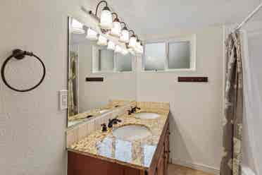 4 BR in Denver