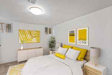 4 BR in Denver