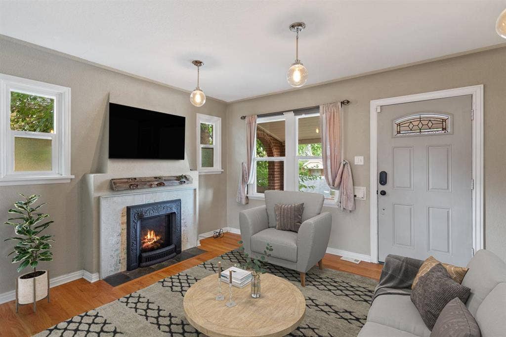 4 BR in Denver