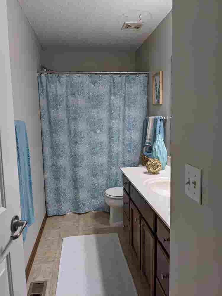 Townhouse share for Professionals