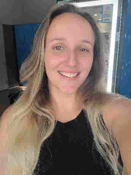 Looking for female roommate and apt