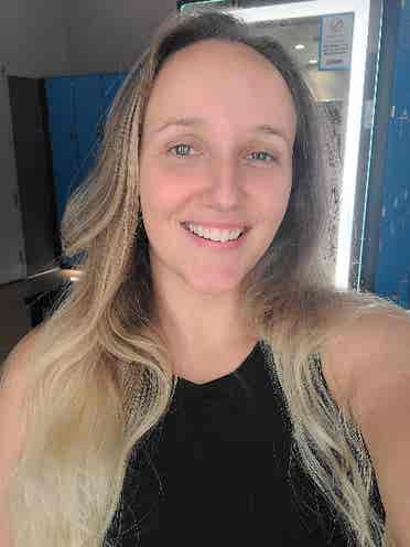 Looking for female roommate and apt