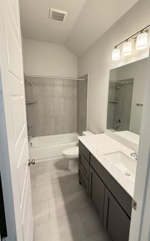 Spacious Room for rent….