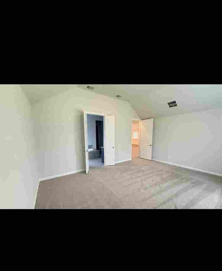 Spacious Room for rent….