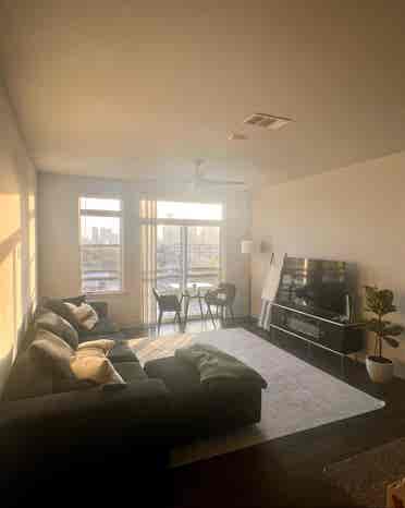 Private Room in 2br Apartment