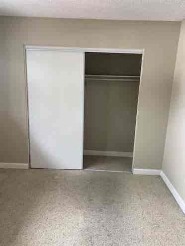 Looking for a roommate for October