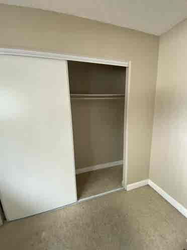 Looking for a roommate for October