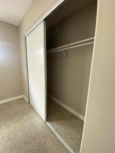 Looking for a roommate for October