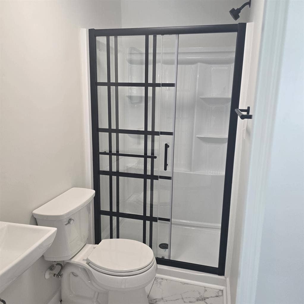 Join Lease. Rent/Util split evenly.
