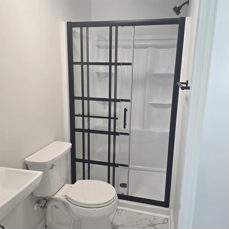 Join Lease. Rent/Util split evenly.