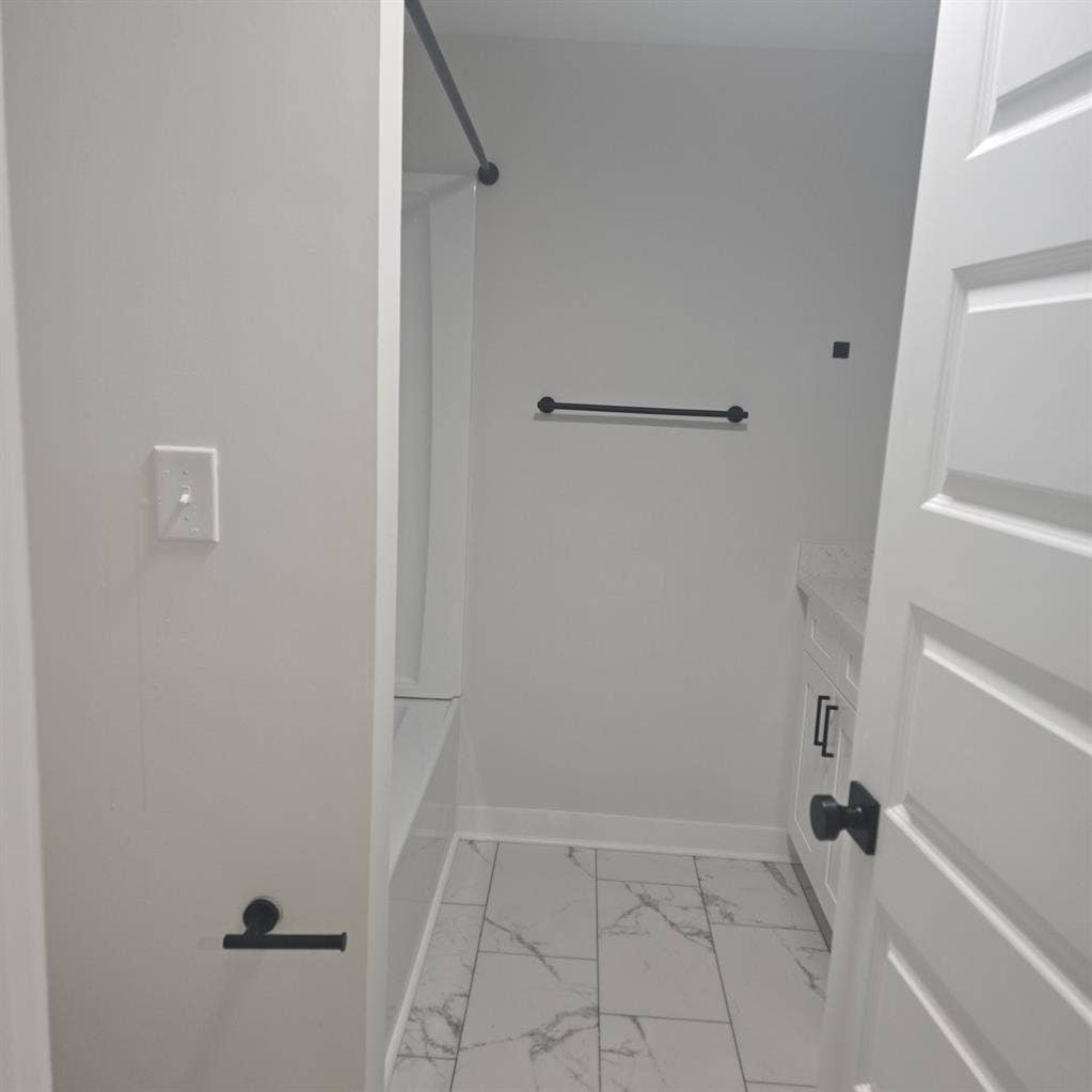Join Lease. Rent/Util split evenly.