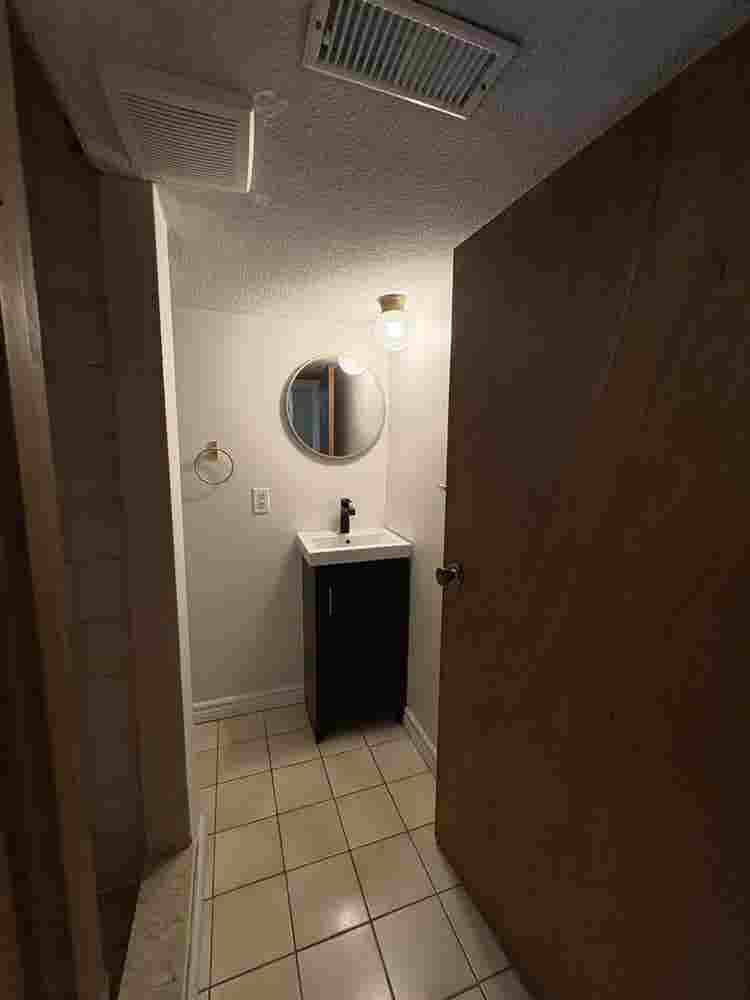 Studio Basement Apartment