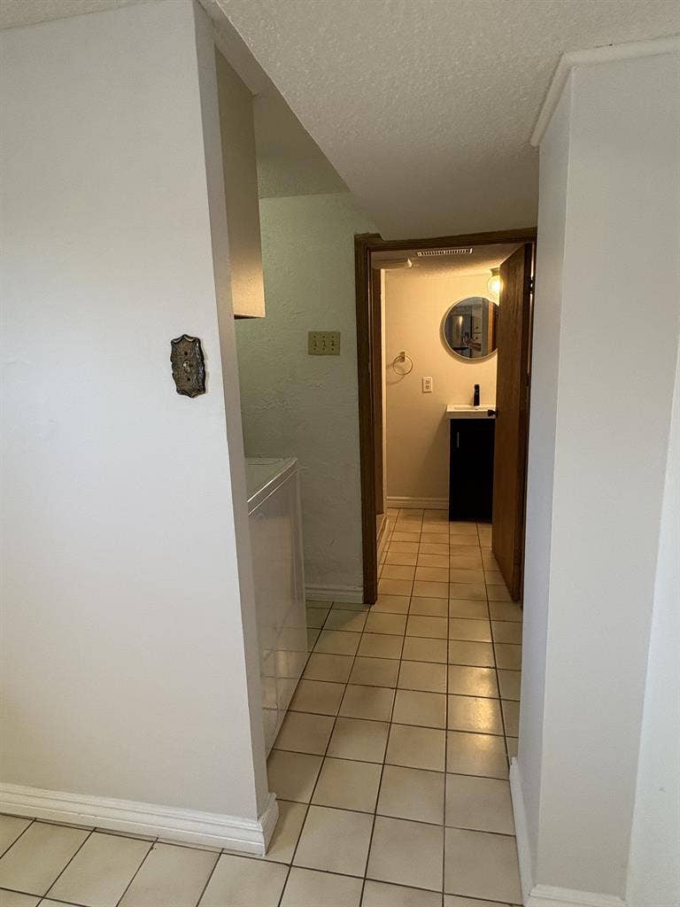 Studio Basement Apartment
