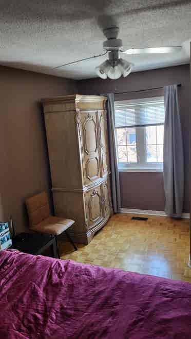 Room for rent  Safe Home Good stude