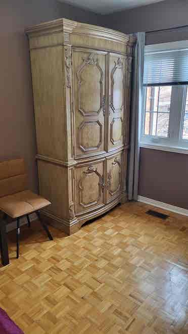 Room for rent  Safe Home Good stude
