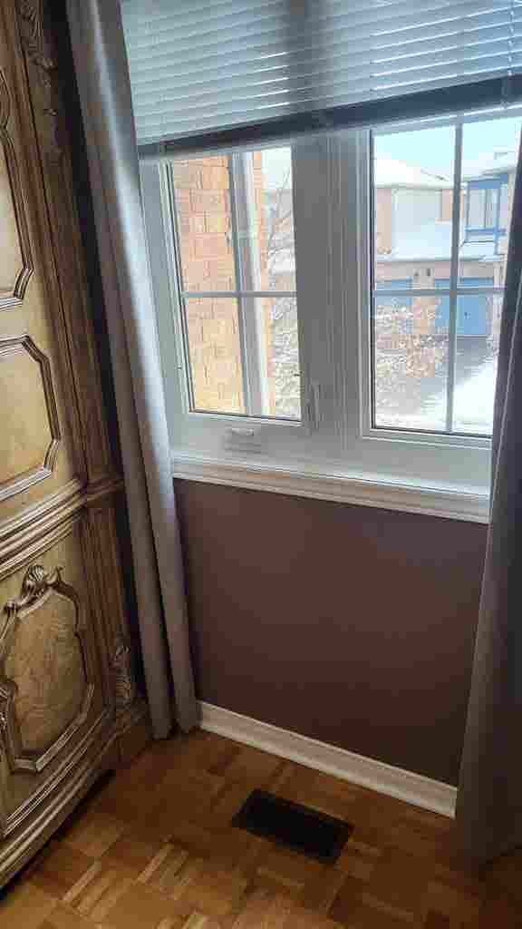 Room for rent  Safe Home Good stude
